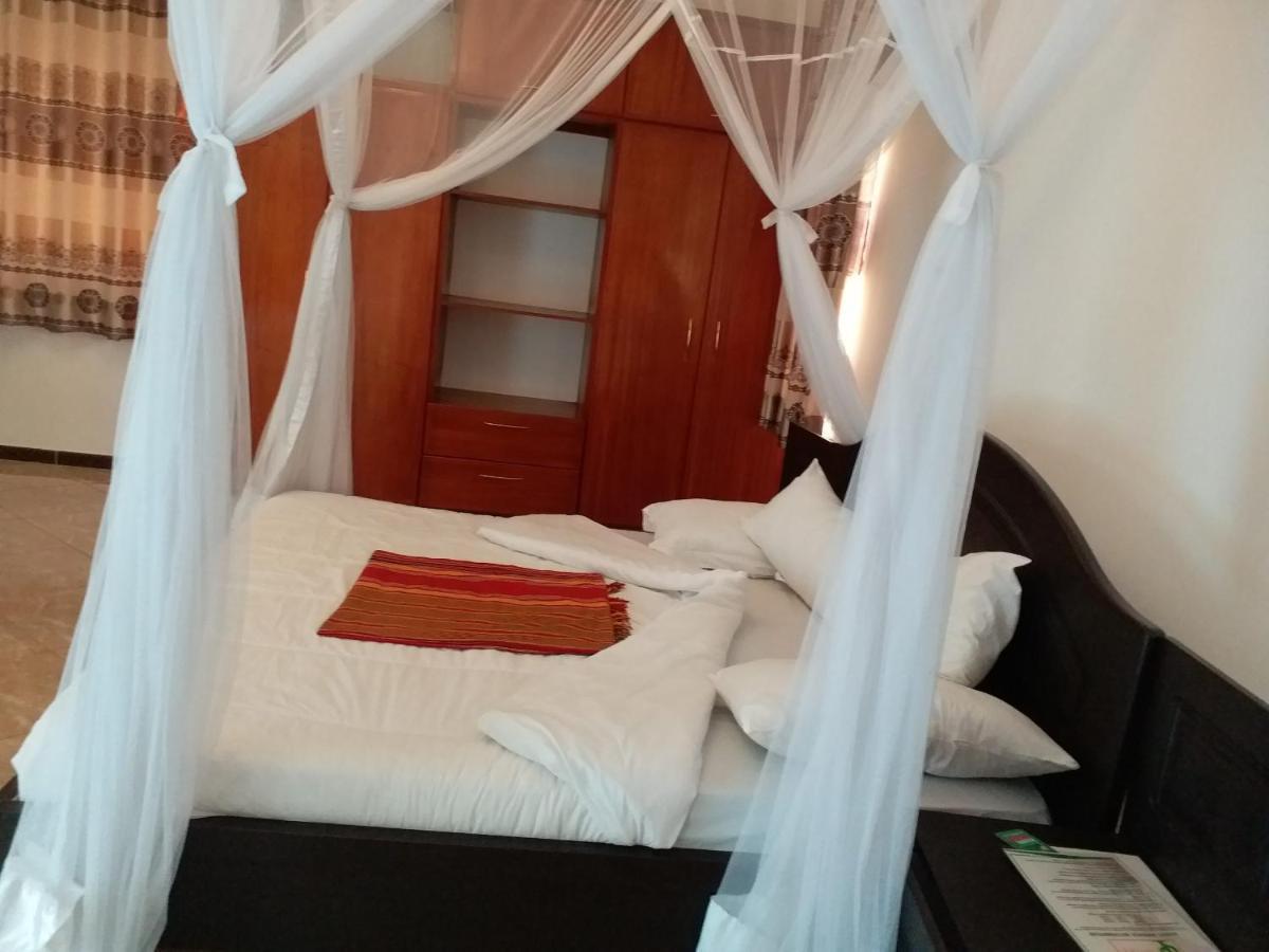 Acactus Hotel Kampala Exteriör bild